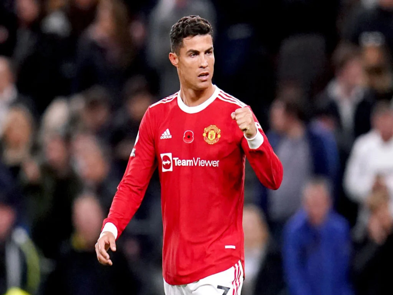 Cầu thủ ghi bàn nhiều nhất mọi thời đại: Cristiano Ronaldo – 815 bàn 