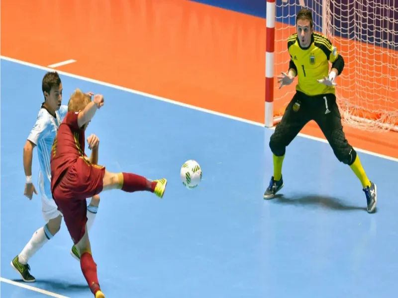 Tiền đạo đóng vai trò quan trọng trên sân bóng đá Futsal